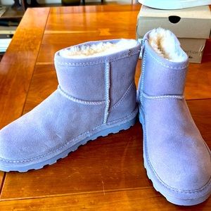 BearPaw low purple boots, sheepskin inside, 8M, NEW
